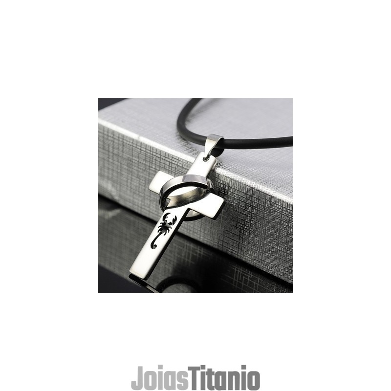 Colar Com Pingente De Cruz De Titânio Do Rei Escorpião Colar Com Pingente De Cruz De Titânio Do Rei Escorpião