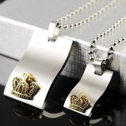 Colares E Pingentes De Titânio Para Amantes De Corações Com Coroa De Ouro
