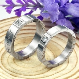 Anel De Titânio Com Qualidade E Quantidade Garantidas Para Amantes Com Diamante