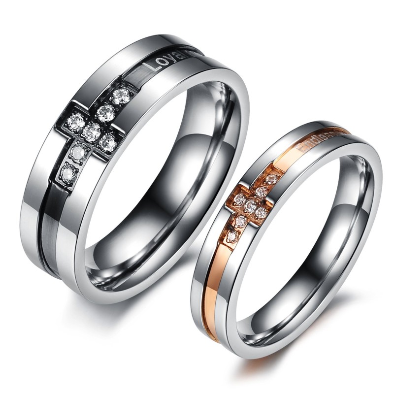 Anel De Titânio King Of Quantity Cross Para Amantes Com Strass Anel De Titânio King Of Quantity Cross Para Amantes Com Strass