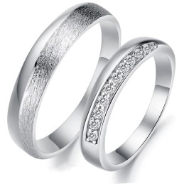 Anel De Titânio Banhado A Platina Feminino De Renome Mundial Para Amantes Com Strass