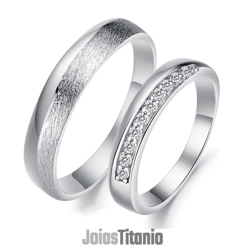 Anel De Titânio Banhado A Platina Feminino De Renome Mundial Para Amantes Com Strass