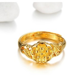 Anel Feminino Banhado A Ouro 18K Com Padrão Floral De Alta Qualidade