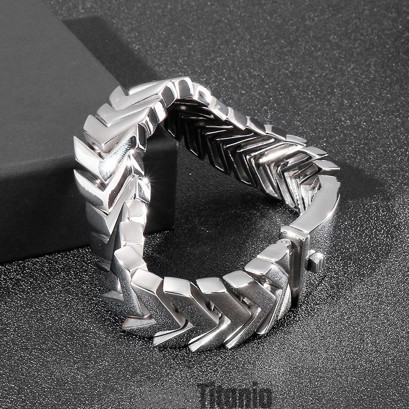 Pulseira De Titânio Estilo Chique E Estiloso Com Osso De Cobra Para Presente Pulseira De Titânio Estilo Chique E Estiloso Com Osso De Cobra Para Presente