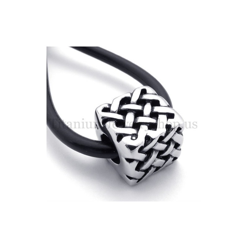 Pingente De Titânio Com Contas Da Sorte Em Cubo Pingente De Titânio Com Contas Da Sorte Em Cubo