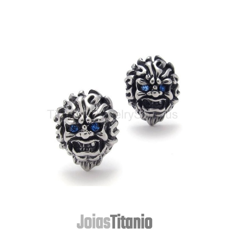 Com Brincos De Titânio Retrô De Leão De Olhos Azuis