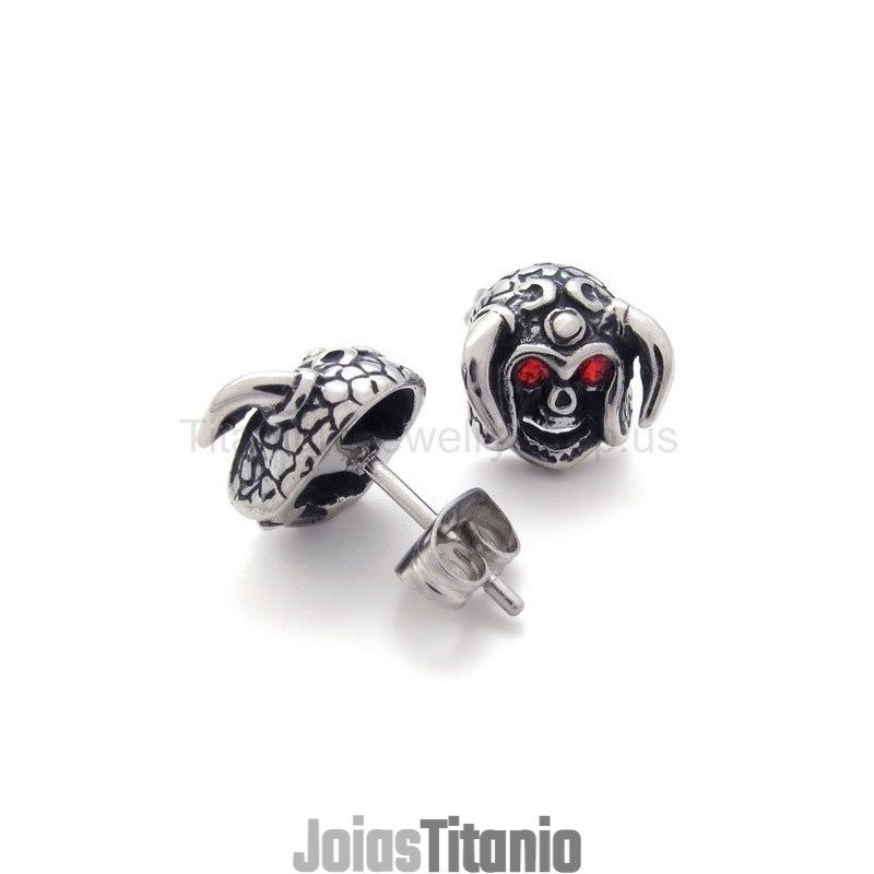 Brincos De Titânio Com Caveira De Gado E Olhos Vermelhos Brincos De Titânio Com Caveira De Gado E Olhos Vermelhos
