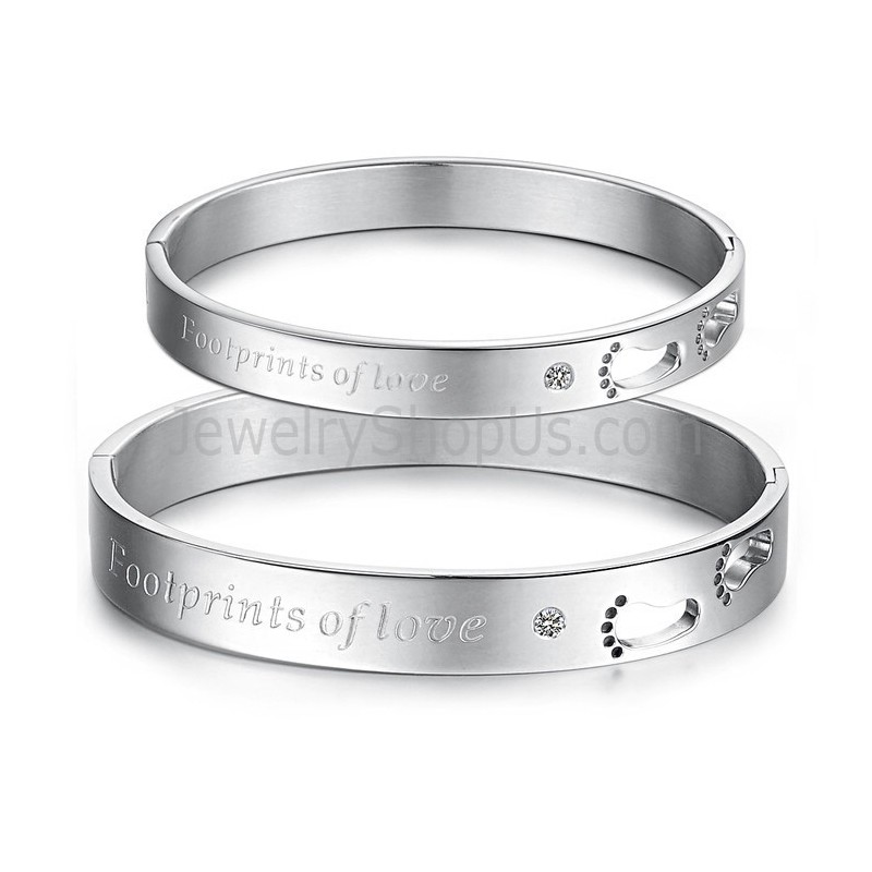 Pulseiras De Casal "Footrints Of Love" De Tatanium Com Pegadas Vazadas E Strass, C. 850